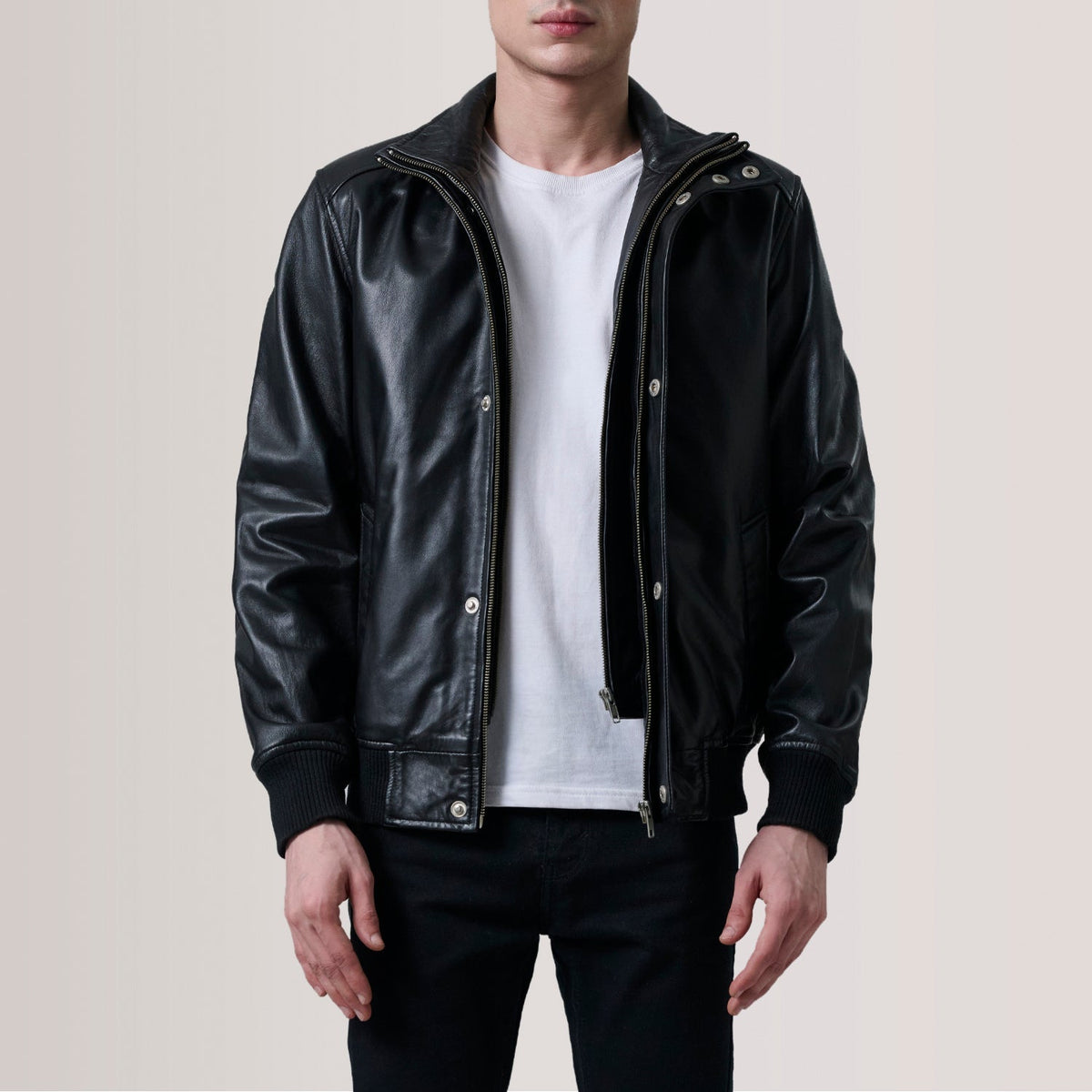 Lester 브라운 Suede 가죽 봄버 자켓 남성용 For Men in Brown Goatskin Suede - Front Profile View &amp; Tailored Silhouette | Buy Online