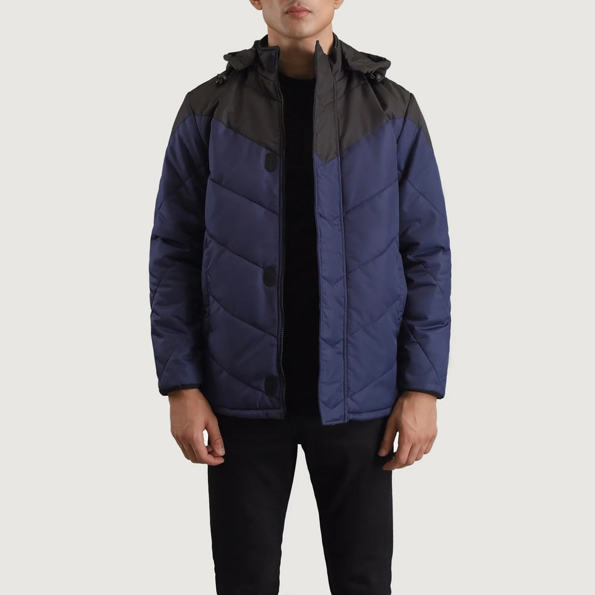 
Luka 블랙 & 블루 Hooded Puffer 가죽 자켓 남성용 in Black & Blue Full-Grain Leather - 정면 스타일 및 테일러드 실루엣 | 공식 온라인 스토어 구매