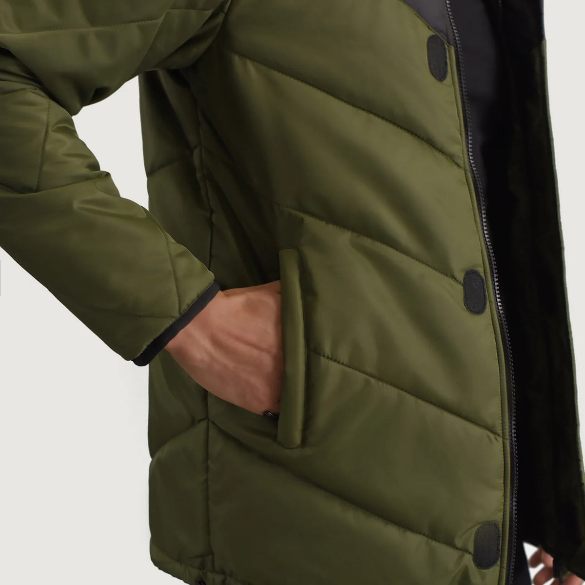 
내부 라이닝 뷰 Showing Quilted Viscose Lining & 내부 수납 포켓 2개