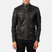 Close-Up Detail of Band &amp; Zipper Hardware on Men's Mack 블랙 가죽 라이더 자켓 남성용