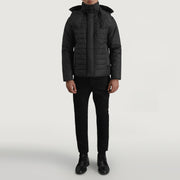 
Malcolm 블랙 Hooded Puffer 가죽 자켓 남성용 - 입체 소매 커팅과 슬림 테이퍼드 핏을 보여주는 측면 뷰