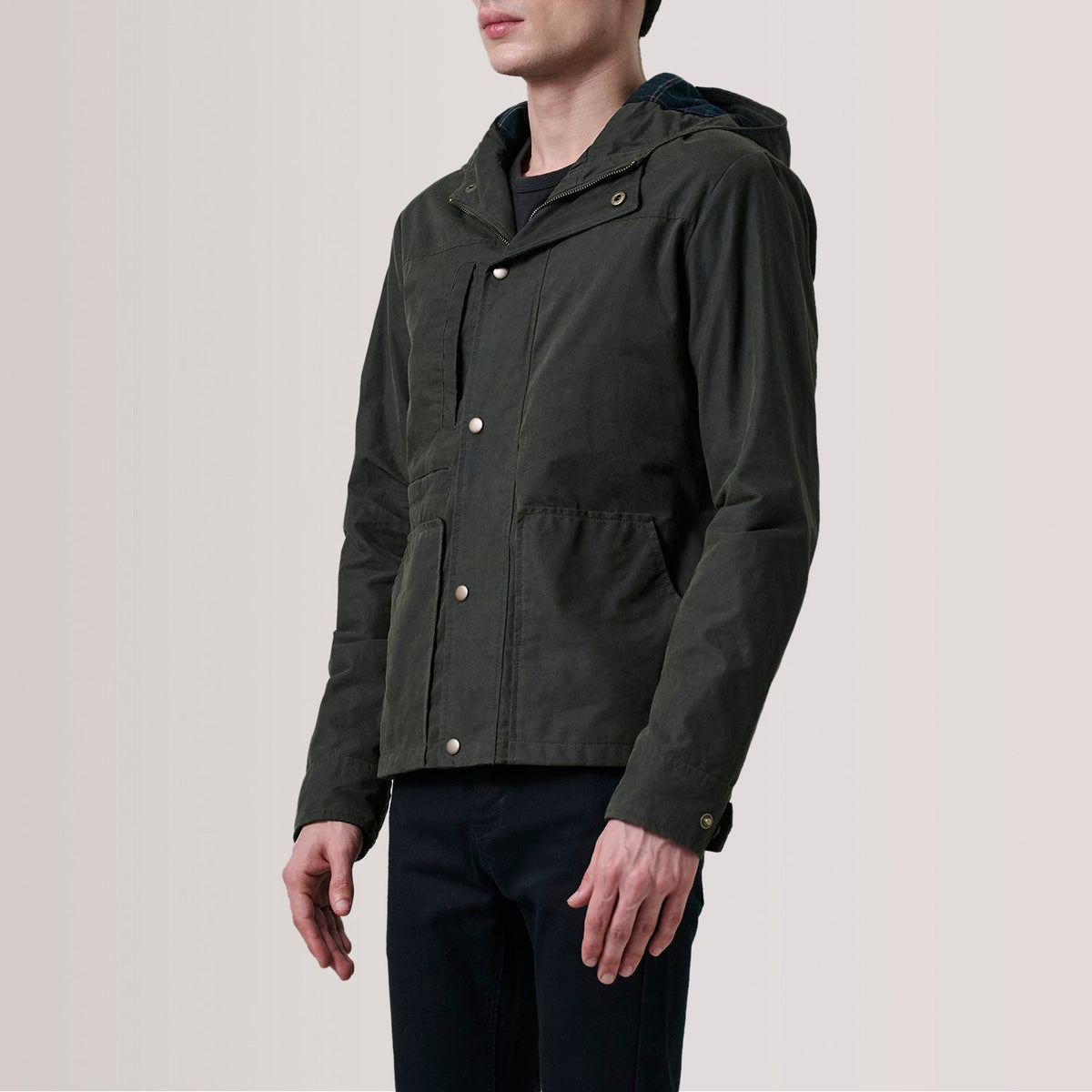 Marlo Olive Canvas Hooded Work 가죽 자켓 남성용 For Men - Lateral Side Profile View Showing Sleeve Cut &amp; Athletic Taper Fit