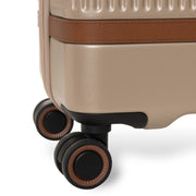 Close-Up Detail of Classic Collar &amp; Heavy-Duty Zipper Hardware on Medium Suitcase Zuna 여성용