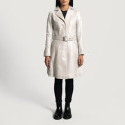 Close-Up Detail of Notch &amp; Button Hardware on Women's Moonlight Silver 가죽 트렌치 코트 여성용