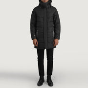 
Moore 블랙 Hooded Parka 남성용 - 입체 소매 커팅과 슬림 테이퍼드 핏을 보여주는 측면 뷰
