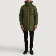 
Moore 그린 Hooded Parka 남성용 - 입체 소매 커팅과 슬림 테이퍼드 핏을 보여주는 측면 뷰