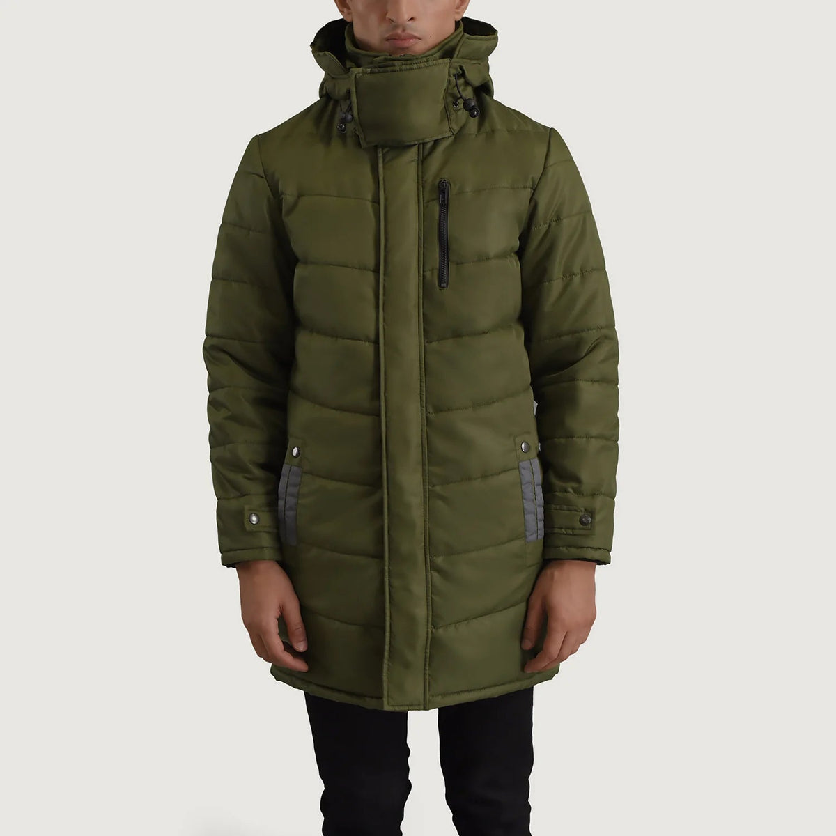 
클로즈업 상세 of Classic Collar & Zipper With Snap Button Placket Hardware on Moore 그린 Hooded Parka 남성용
