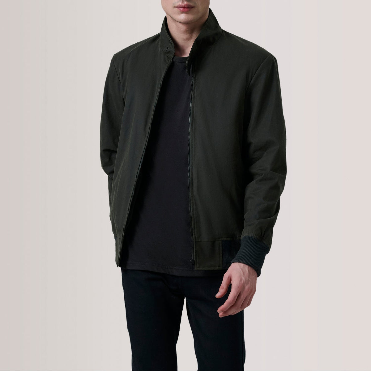Morrison Olive Canvas 가죽 봄버 자켓 남성용 For Men in Olive Waxed Cotton Canvas - Front Profile View &amp; Tailored Silhouette | Buy Online