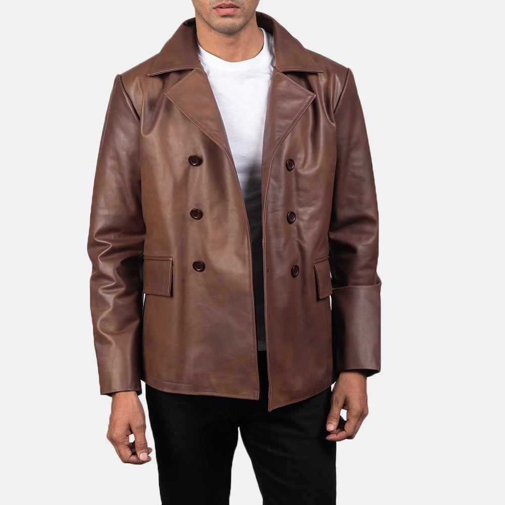 Close-Up Detail of Notch &amp; Buttons Hardware on Mr. Bailey 브라운 Leather Naval Peacoat 남성용