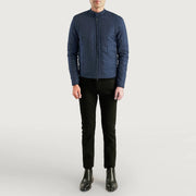 Close-Up Detail of Snap Button Band &amp; Zipper Hardware on Men's Nyle Quilted Windbreaker 가죽 자켓 남성용