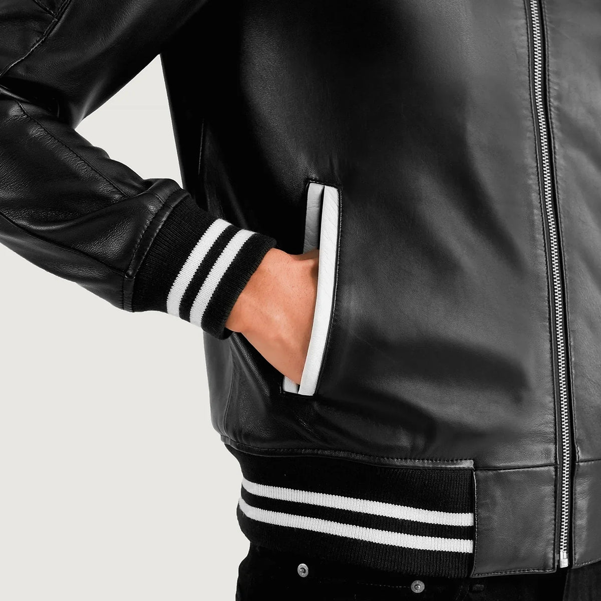 Pascal 블랙 Leather Varsity 가죽 자켓 남성용 - Lateral Side Profile View Showing Sleeve Cut &amp; Athletic Taper Fit
