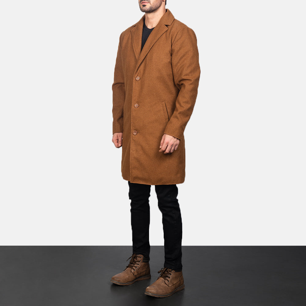 
Petrillo Khaki Wool Single Breasted 가죽 코트 남성용 - 입체 소매 커팅과 슬림 테이퍼드 핏을 보여주는 측면 뷰