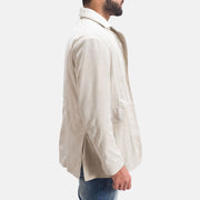 
클로즈업 상세 of Notch & Button Hardware on Professor By Day Suede 가죽 블레이저 남성용