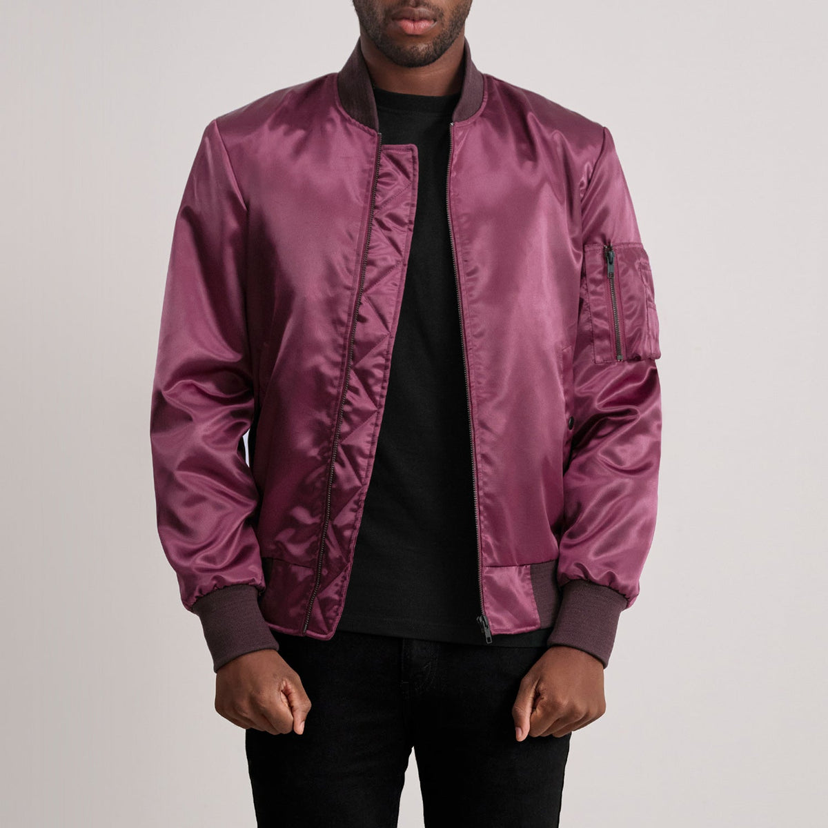 Quinton MA-1 Maroon 가죽 봄버 자켓 남성용 - Lateral Side Profile View Showing Sleeve Cut &amp; Athletic Taper Fit