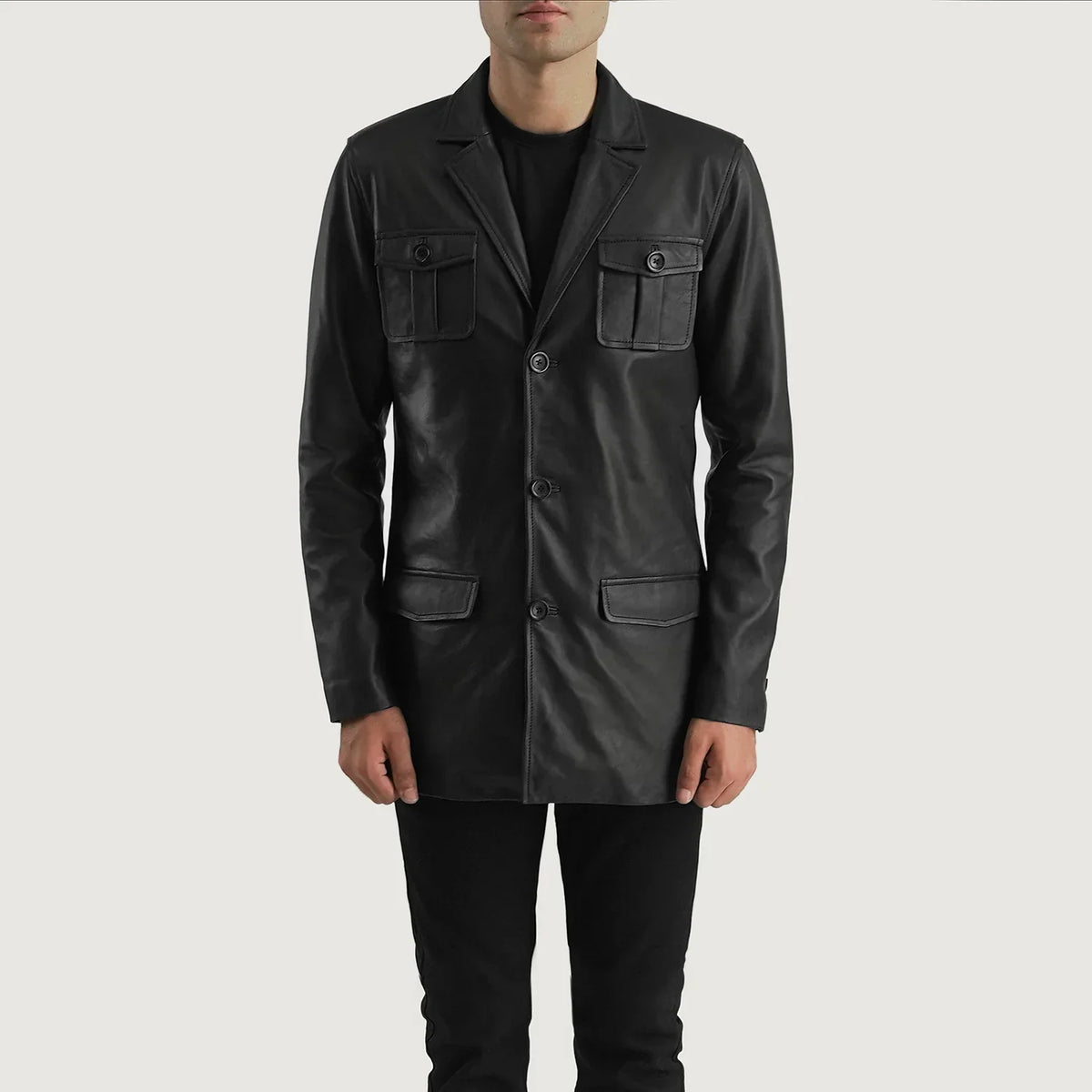 
클로즈업 상세 of Band & Button Hardware on Ray Cutler Black Leather Blazer