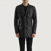 
클로즈업 상세 of Band & Button Hardware on Ray Cutler Black Leather Blazer