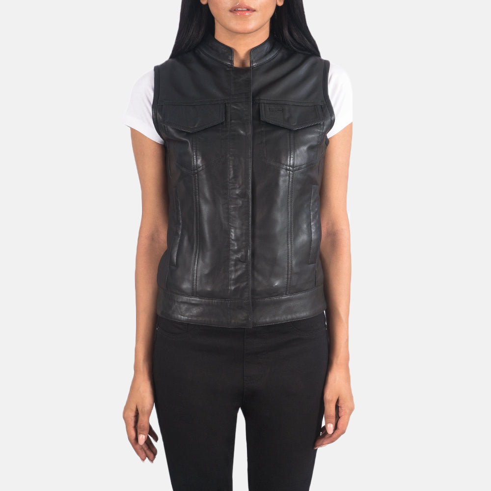 
Rayne Moto 블랙 가죽 조끼 여성용 in Black Sheepskin Leather - 정면 스타일 및 테일러드 실루엣 | 공식 온라인 스토어 구매