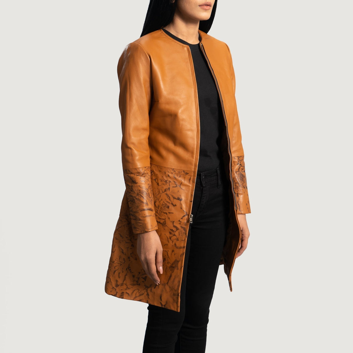 
Tan Brown Sheepskin Dip &Amp; Dye Leather Coat - 어깨 라인과 깔끔한 밑단이 돋보이는 뒷면 뷰