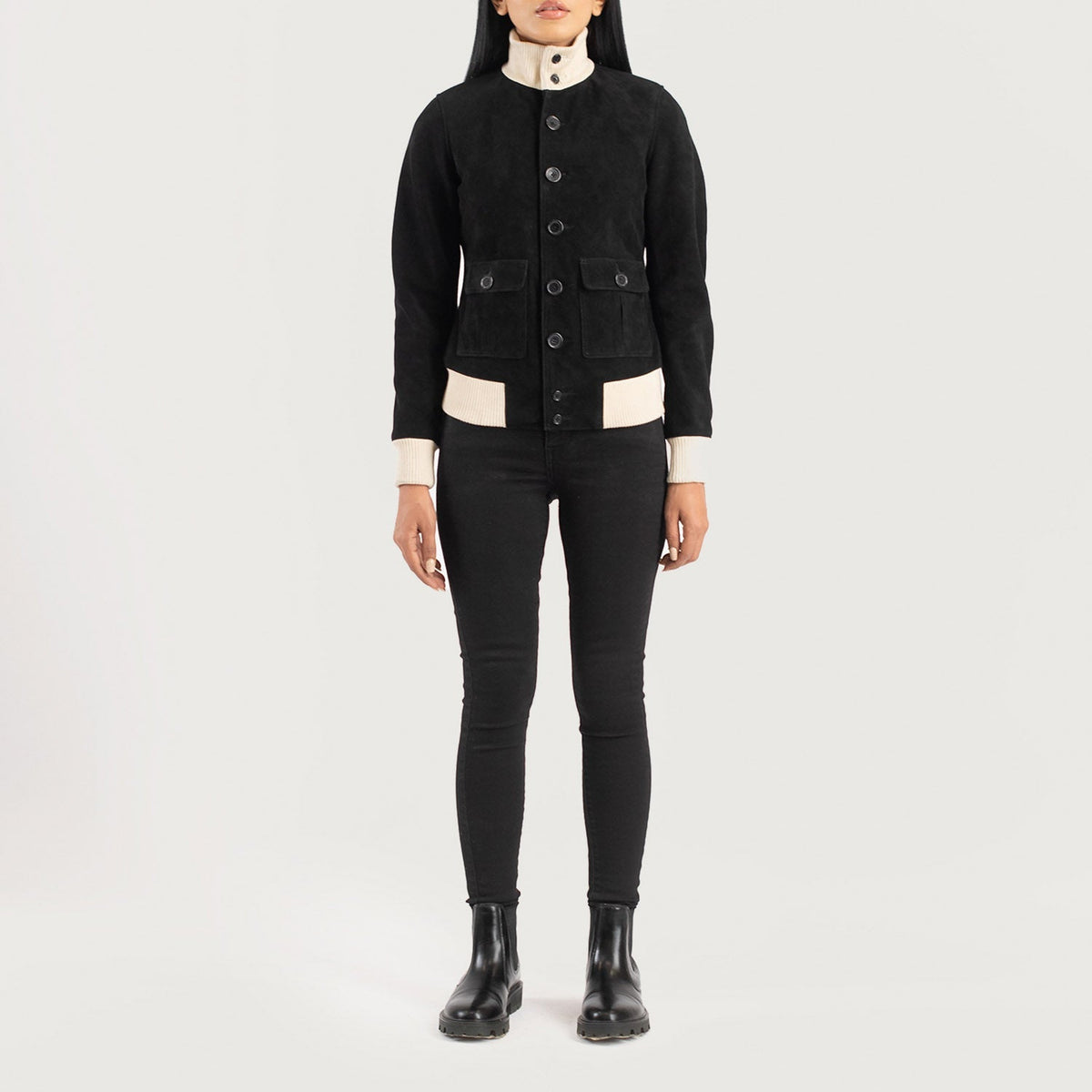 
Sasha A1 Black Suede Bomber Jacket - 입체 소매 커팅과 슬림 테이퍼드 핏을 보여주는 측면 뷰
