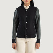 
클로즈업 상세 of Varsity & Snap Buttons Hardware on Savant Green Hybrid Varsity Jacket