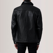Close-Up Detail of Shirt &amp; Zipper Hardware on Sean 블랙 Leather Classic 가죽 자켓 남성용 For Men