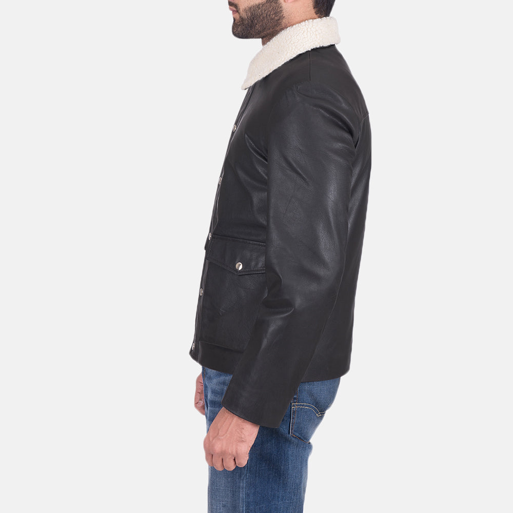 
Black Goatskin Leather Aviator Jacket - 어깨 라인과 깔끔한 밑단이 돋보이는 뒷면 뷰