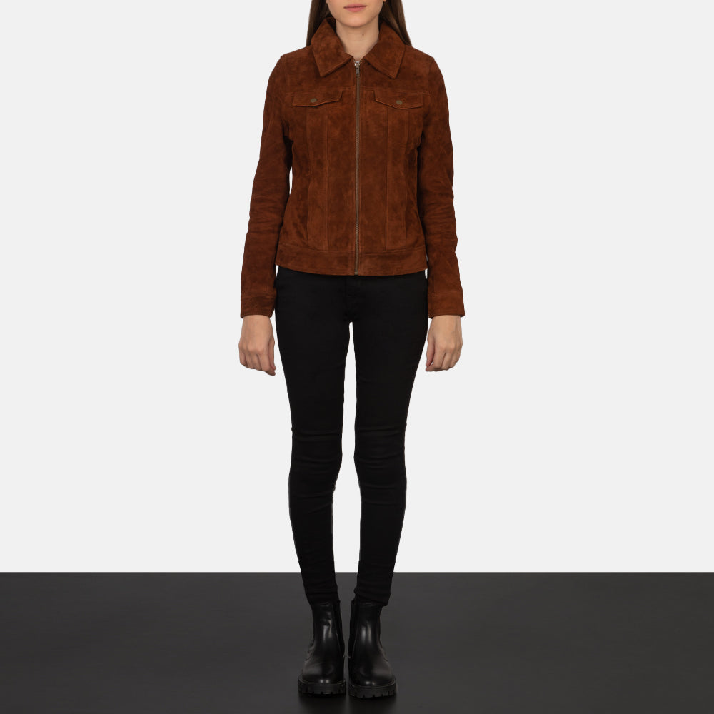 
셔츠 칼라 및 프리미엄 지퍼 하드웨어 클로즈업 상세 Suzy Brown Suede Trucker Jacket