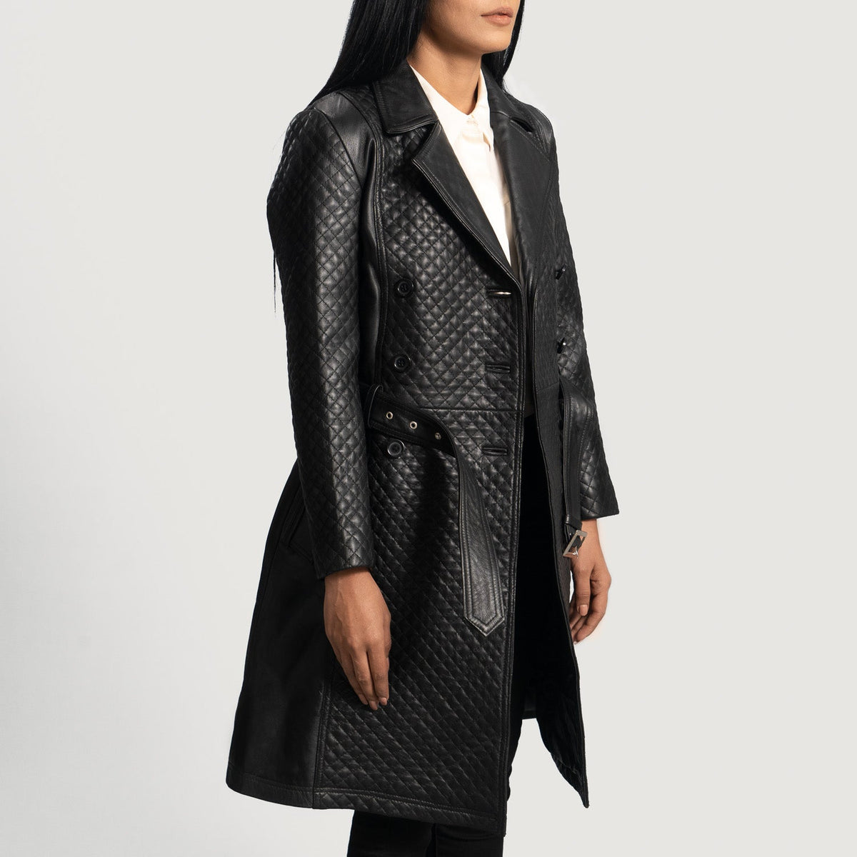 
Black Sheepskin Leather Trench Coat - 어깨 라인과 깔끔한 밑단이 돋보이는 뒷면 뷰