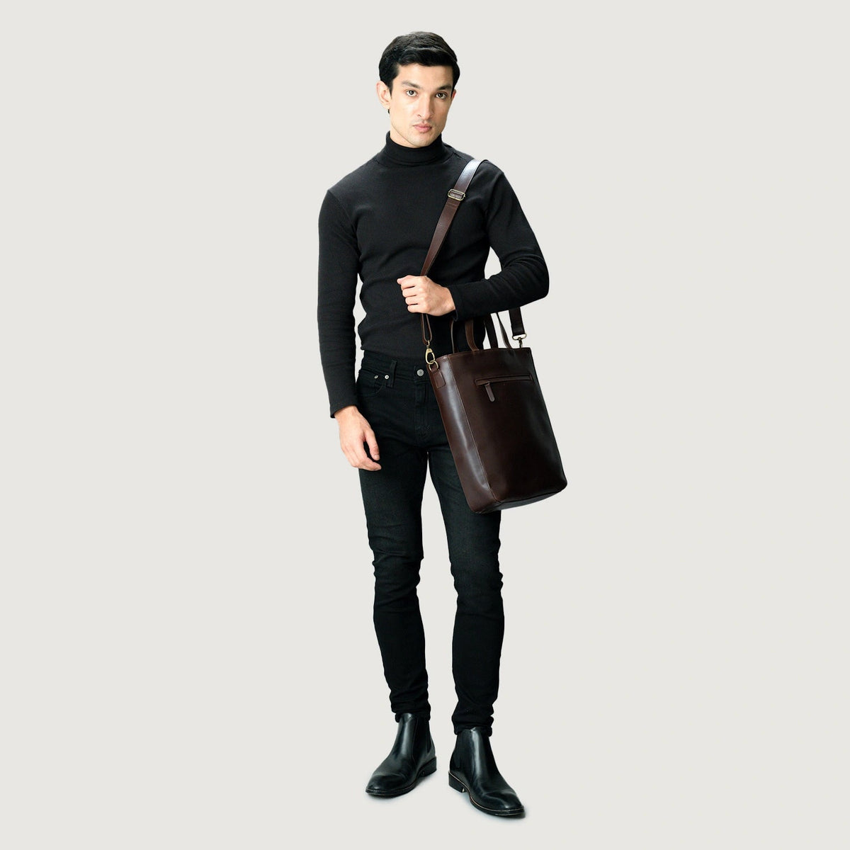 
내부 라이닝 뷰 Showing Dedicated Padded Laptop Sleeve & Multi-Compartment Organization