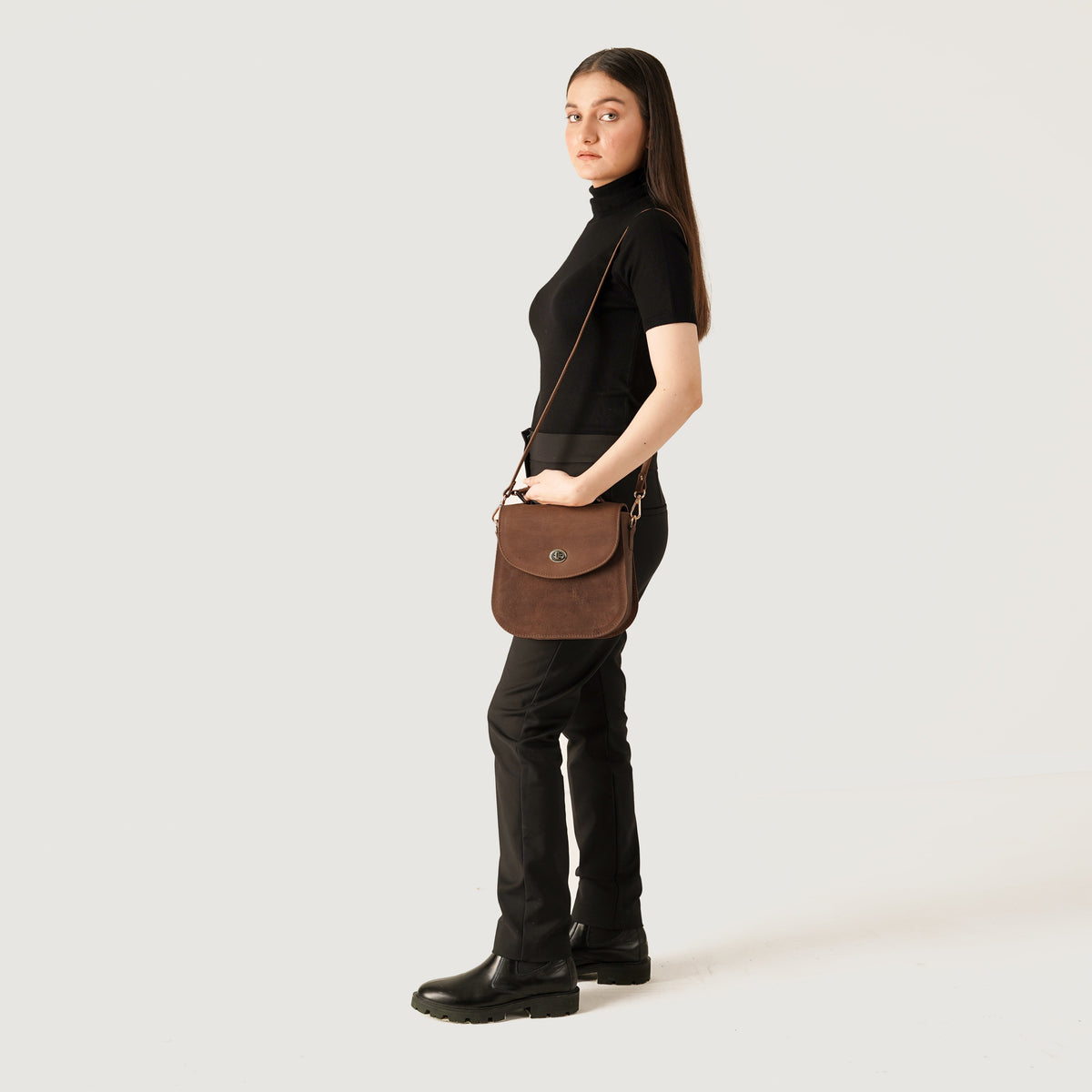 
The Sandra Vintage 탄 Leather Saddle Bag – alternate product view 9