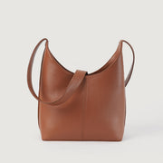 
The Stefani Brown Leather Hobo Bag For Women in Brown Full-Grain Leather - 정면 스타일 및 테일러드 실루엣 | 공식 온라인 스토어 구매