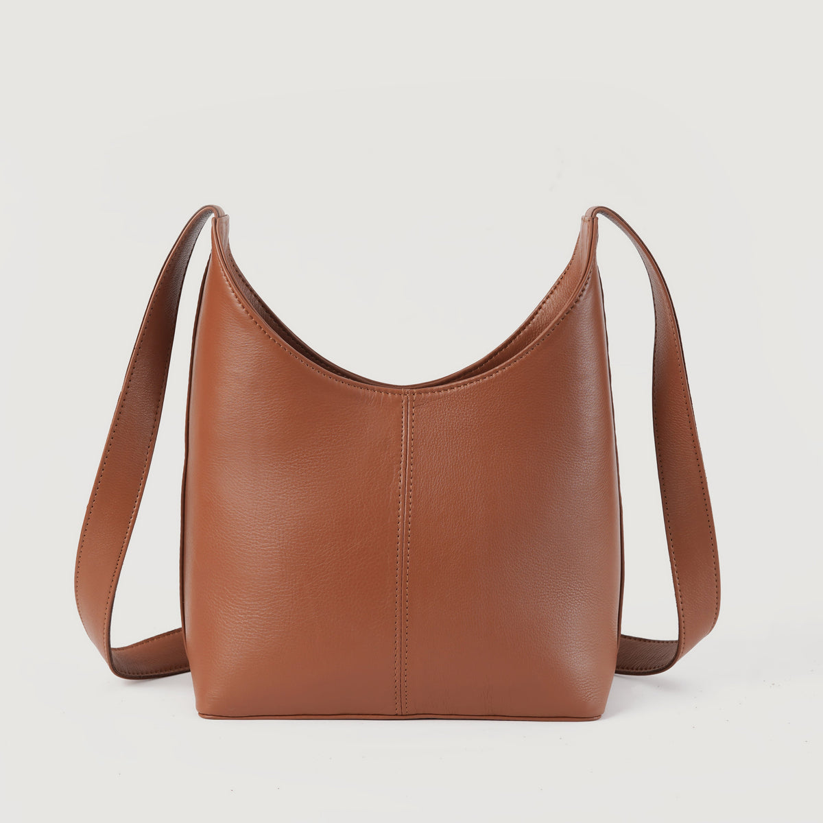 
클로즈업 상세 of Classic Collar & Heavy-Duty Zipper Hardware on The Stefani Brown Leather Hobo Bag For Women