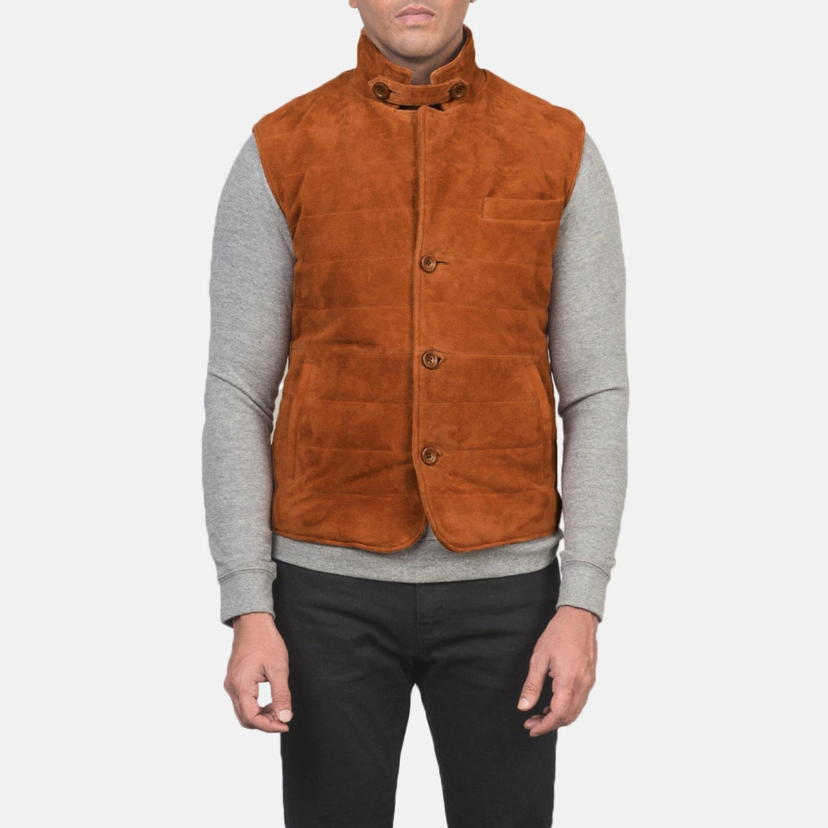 Close-Up Detail of Notch with removable throat latch &amp; Button Hardware on Men's Tony 브라운 Suede Vest 남성용