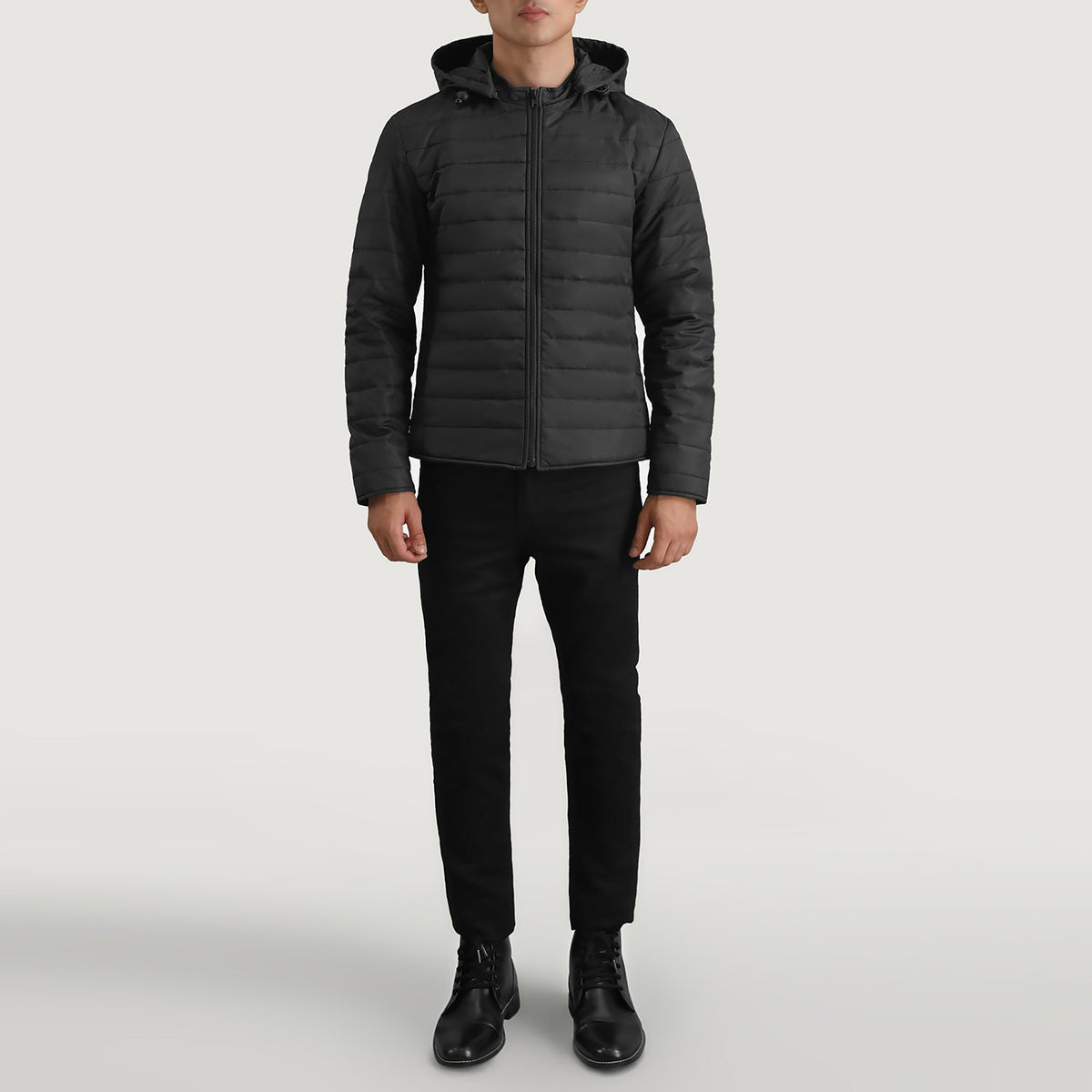 Tyler 블랙 Hooded Puffer 가죽 자켓 남성용 - Lateral Side Profile View Showing Sleeve Cut &amp; Athletic Taper Fit