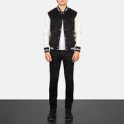 Men's Vaxton 블랙 &amp; White Hybrid Varsity 가죽 자켓 남성용 - Lateral Side Profile View Showing Sleeve Cut &amp; Athletic Taper Fit