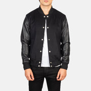 Men's Vaxton 블랙 Hybrid Varsity 가죽 자켓 남성용 in Black Sheepskin Leather - Front Profile View &amp; Tailored Silhouette | Buy Online