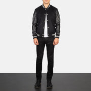 Men's Vaxton 블랙 Striped Hybrid Varsity 가죽 자켓 남성용 - Lateral Side Profile View Showing Sleeve Cut &amp; Athletic Taper Fit