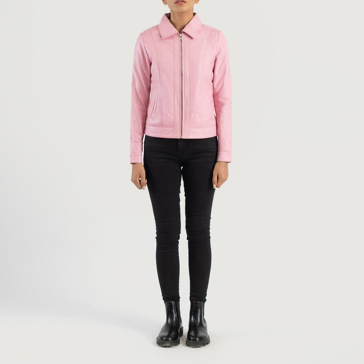 
Vixen Pink Classic Collar Leather Jacket - 입체 소매 커팅과 슬림 테이퍼드 핏을 보여주는 측면 뷰