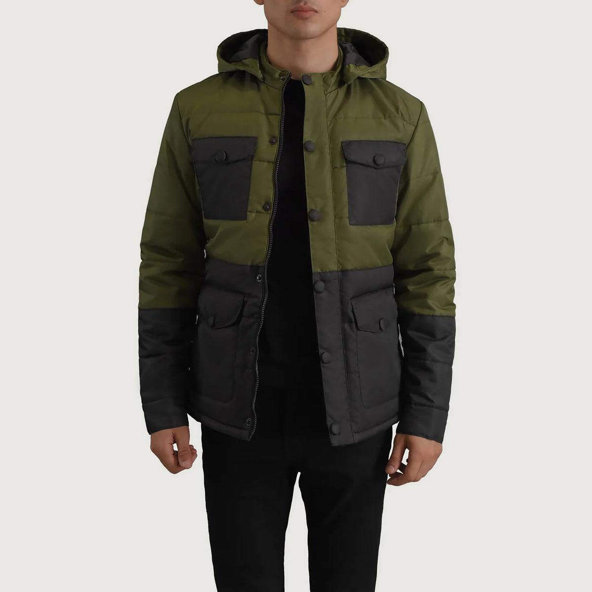 
Wayne 블랙 & 그린 Hooded Puffer 가죽 자켓 남성용 in Black + Green Full-Grain Leather - 정면 스타일 및 테일러드 실루엣 | 공식 온라인 스토어 구매