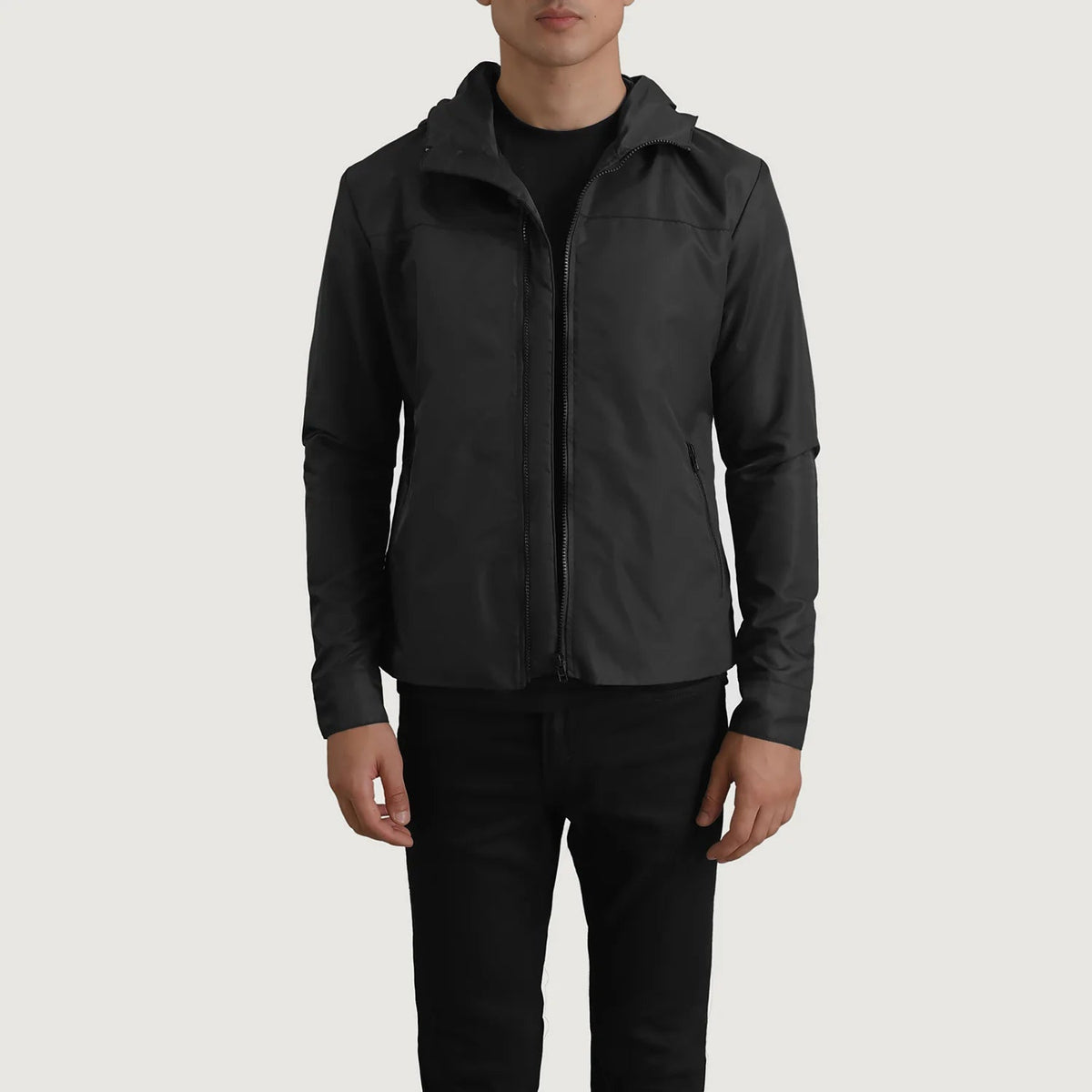 
Wesley 블랙 Hooded Windbreaker 가죽 자켓 남성용 블랙 최고급 천연 소가죽 - 정면 스타일 및 테일러드 실루엣 | 공식 온라인 스토어 구매
