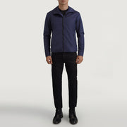 
Wesley 블루 Hooded Windbreaker 가죽 자켓 남성용 - 입체 소매 커팅과 슬림 테이퍼드 핏을 보여주는 측면 뷰