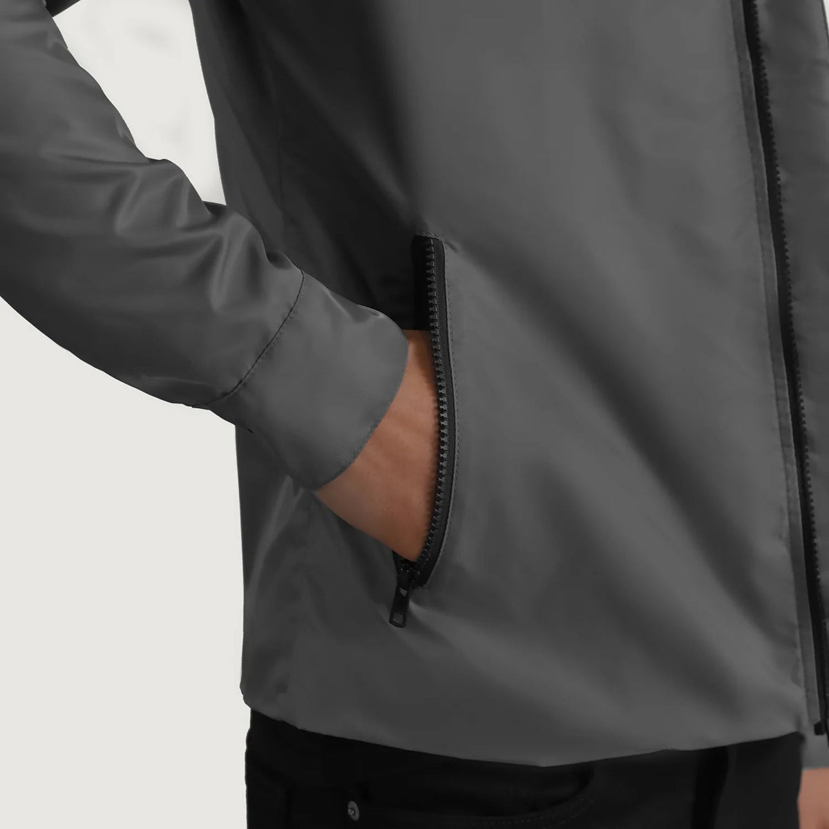 
내부 라이닝 뷰 Showing Quilted Viscose Lining & 내부 수납 포켓 2개