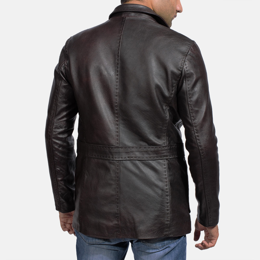 Men's Wine 블랙 가죽 테일러드 블레이저 남성용 - Lateral Side Profile View Showing Sleeve Cut &amp; Athletic Taper Fit