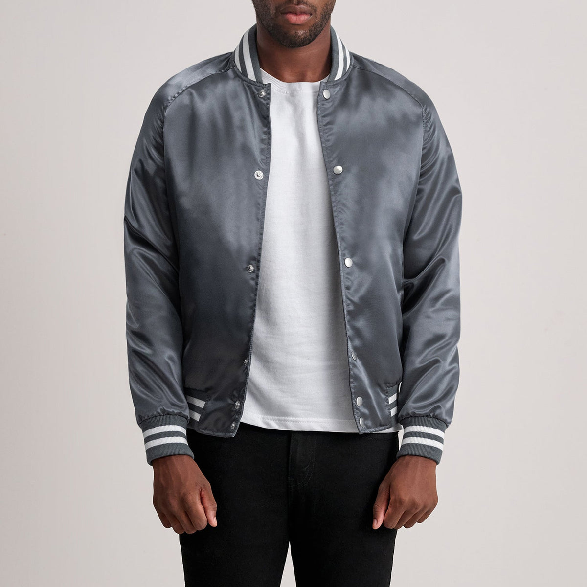 Xander Grey Varsity 가죽 자켓 남성용 - Lateral Side Profile View Showing Sleeve Cut &amp; Athletic Taper Fit
