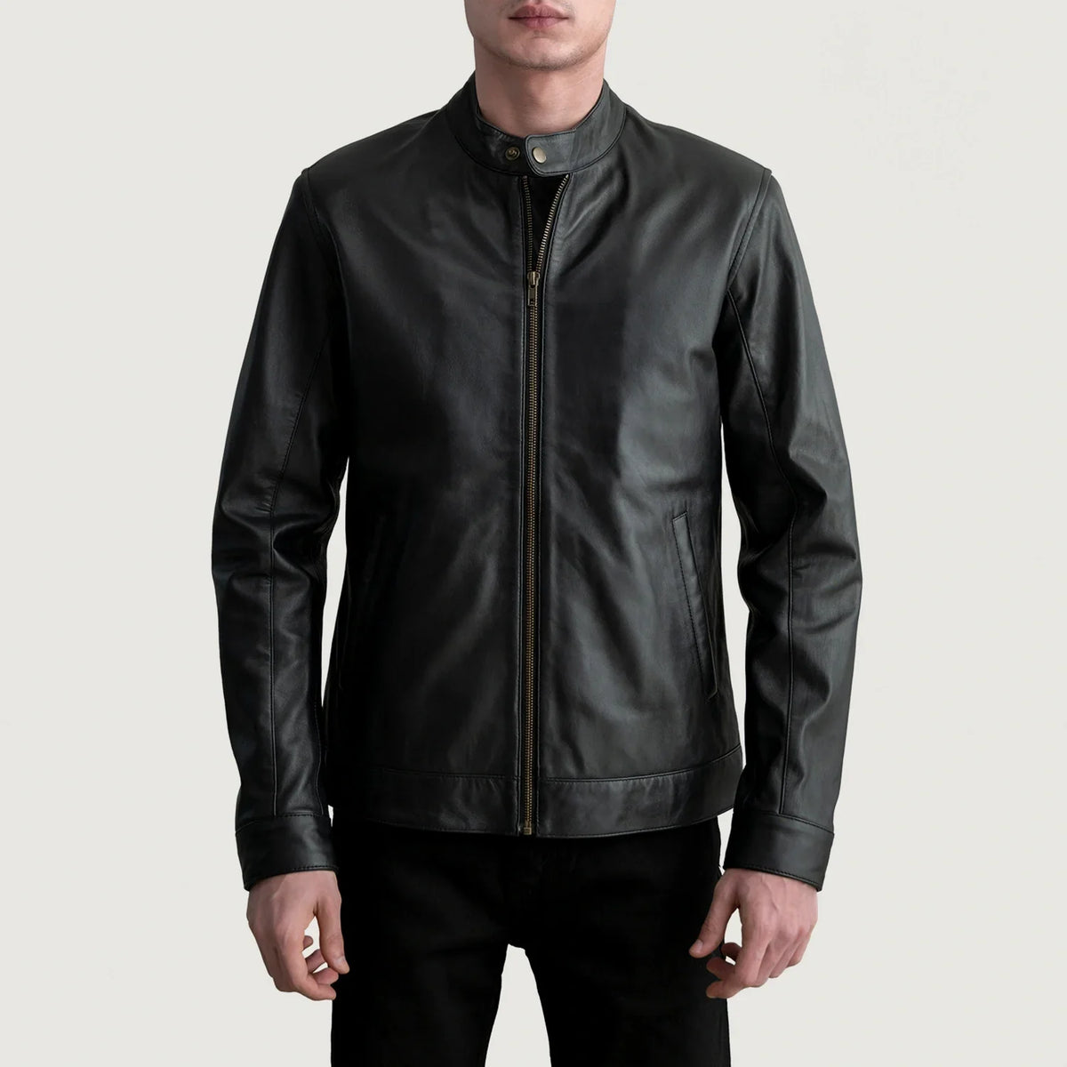 Zen 블랙 가죽 라이더 자켓 남성용 in Black Sheepskin Leather - Front Profile View &amp; Tailored Silhouette | Buy Online