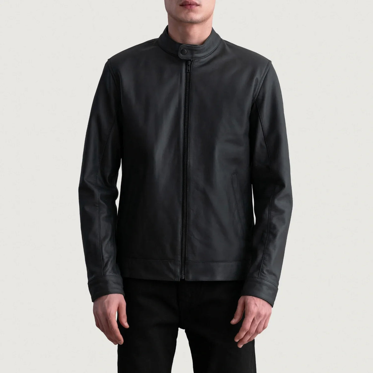 Zen Matte 블랙 가죽 라이더 자켓 남성용 - Lateral Side Profile View Showing Sleeve Cut &amp; Athletic Taper Fit